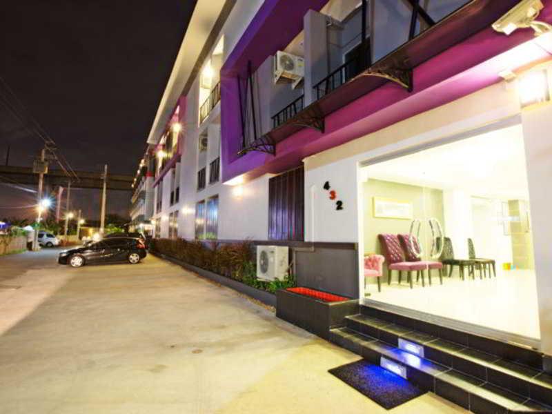 The Airy Residence Bangkok Buitenkant foto