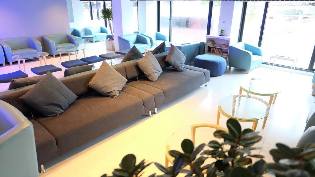 The Airy Residence Bangkok Buitenkant foto