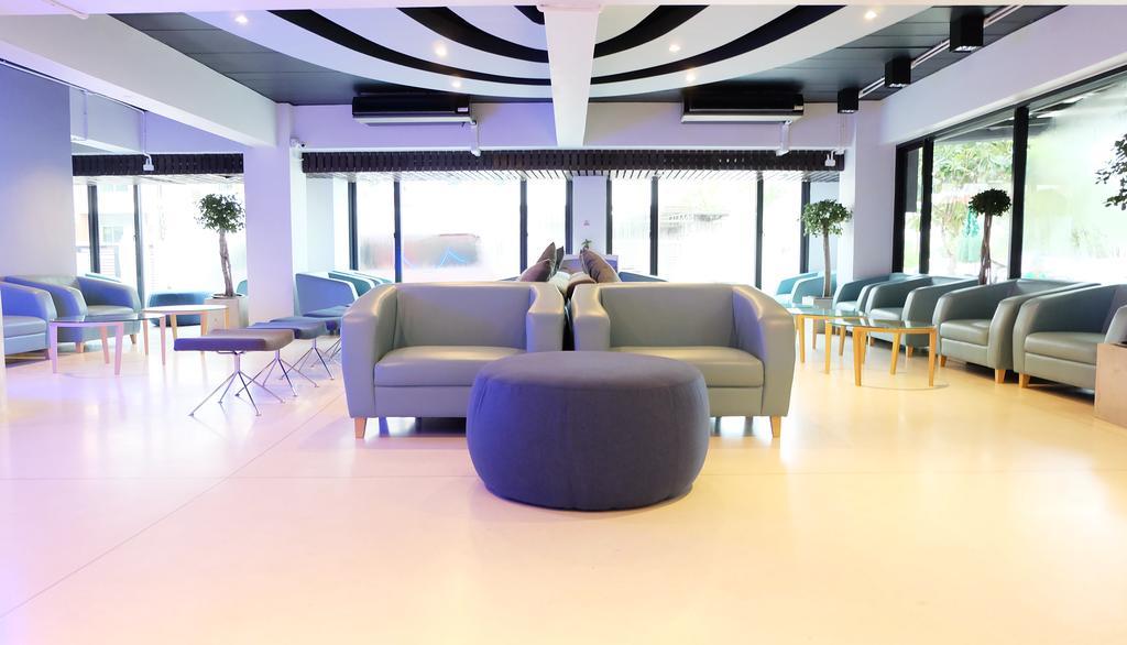 The Airy Residence Bangkok Buitenkant foto
