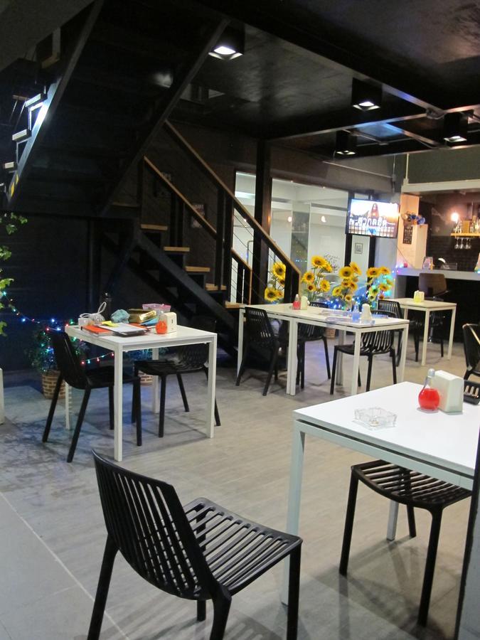 The Airy Residence Bangkok Buitenkant foto
